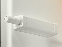 免拉手按压式反弹器